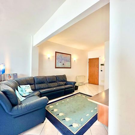 Apartamento Hostdomus - Pietra Blu Pietra Ligure Exterior foto