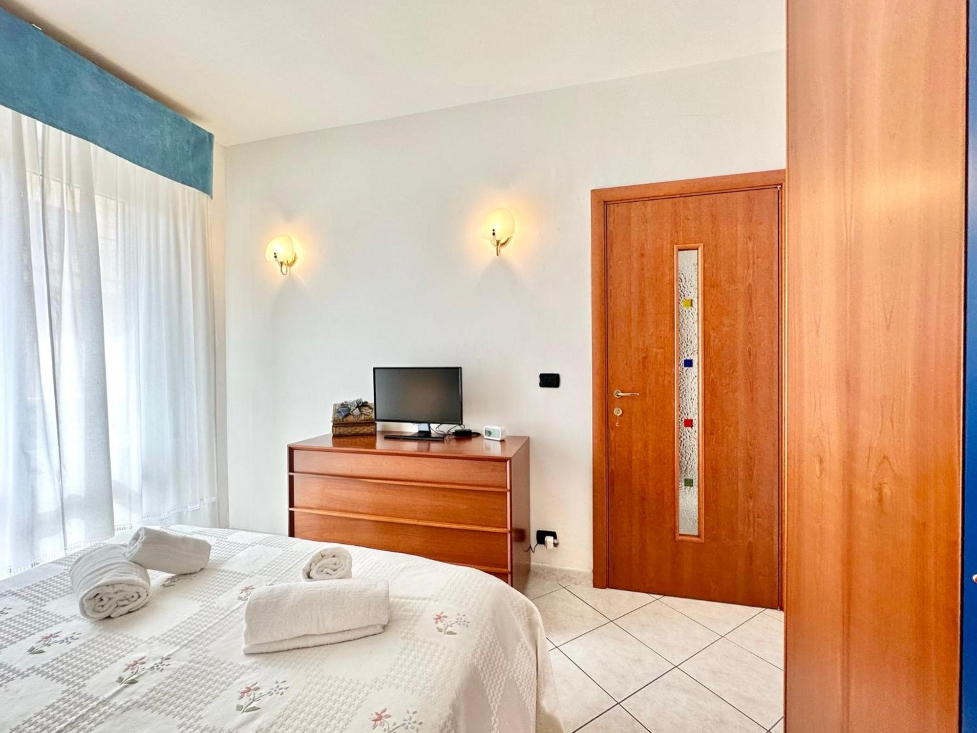 Apartamento Hostdomus - Pietra Blu Pietra Ligure Exterior foto