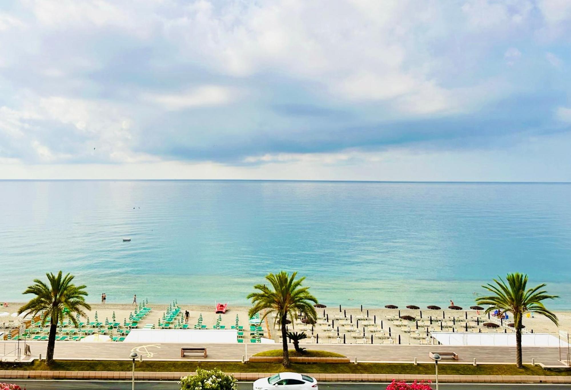 Apartamento Hostdomus - Pietra Blu Pietra Ligure Exterior foto
