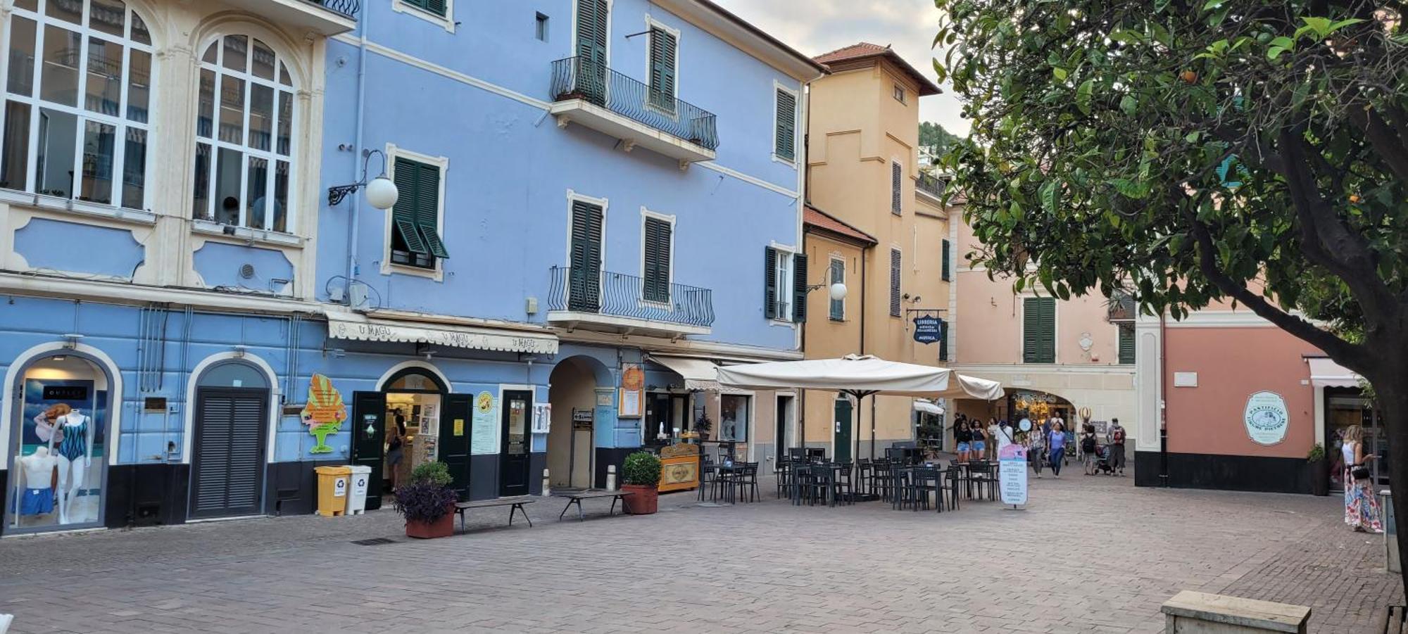 Apartamento Hostdomus - Pietra Blu Pietra Ligure Exterior foto